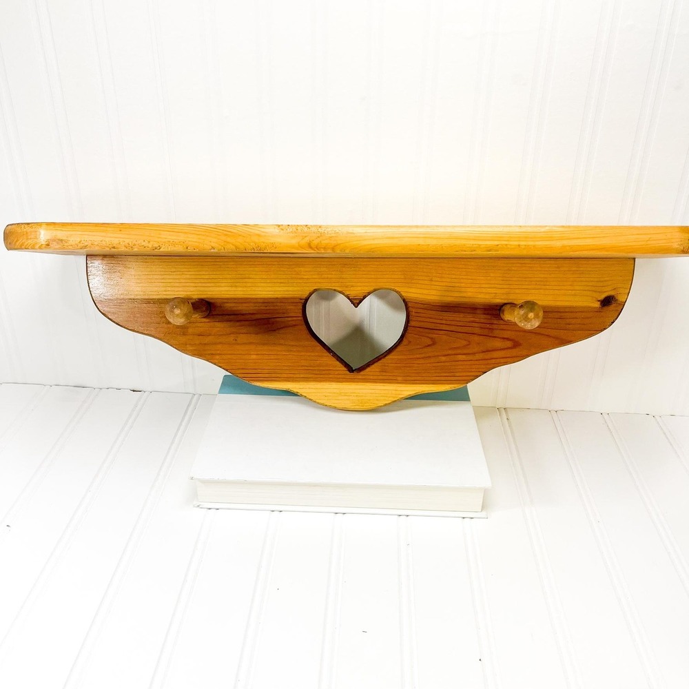 Country Wooden Heart Curio Shelf - Vintage‎ Farmhouse Decor